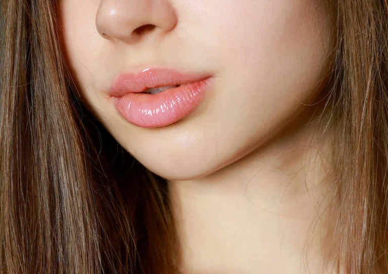 Soft pink lips