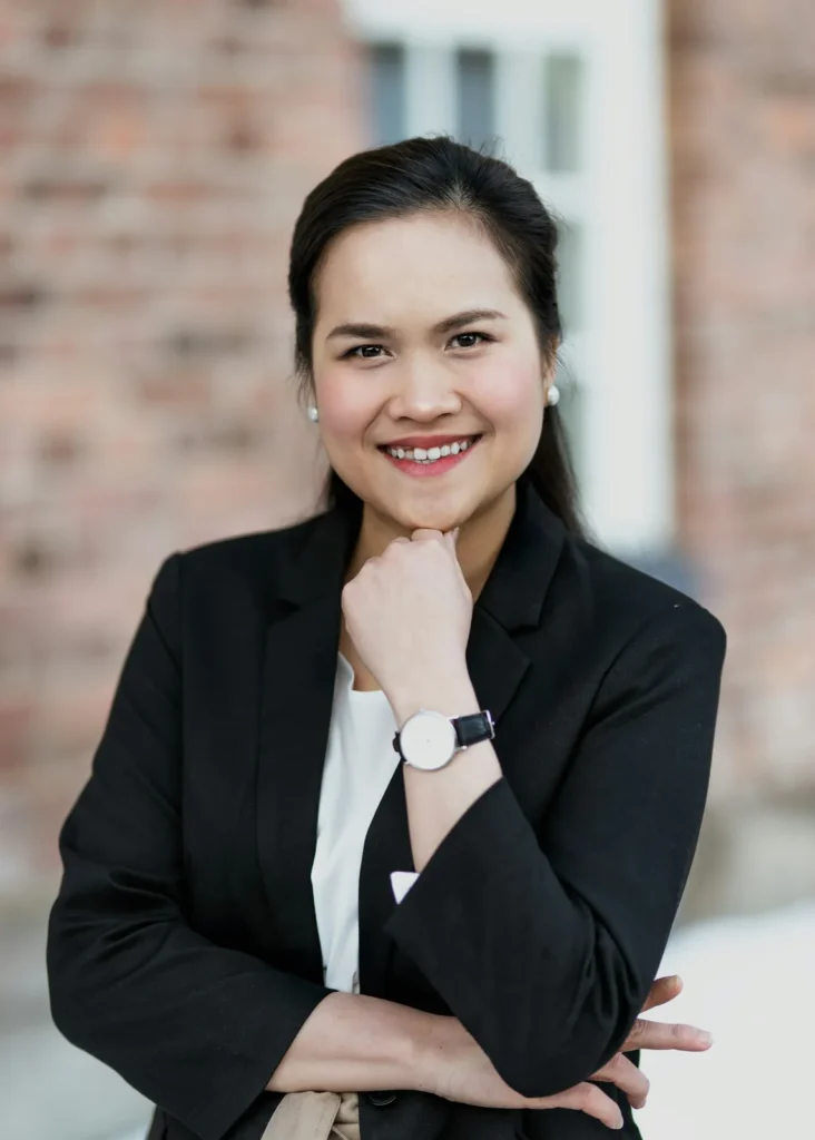 Lương thợ nail ở Mỹ: ăn chia, bao lương, giờ phụ trội và những điểm luật chủ tiệm cần biết