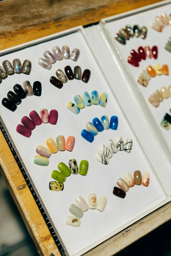Display of painted press-on tips