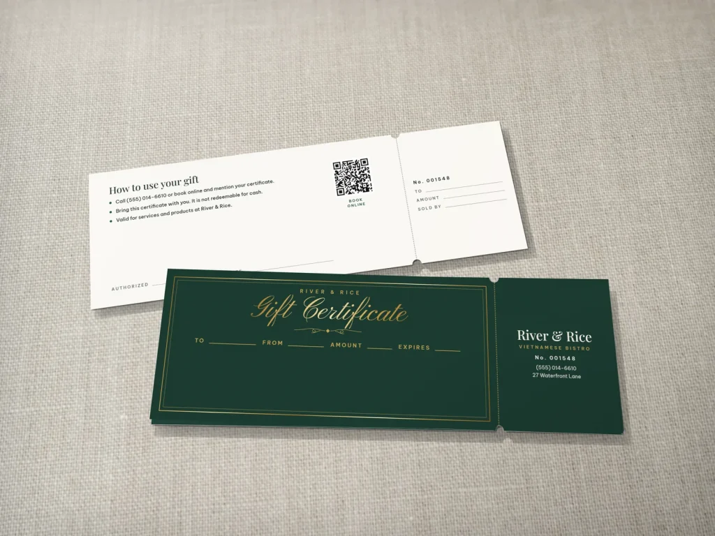 Mẫu gift certificate GC-04 cho nhà hàng: River & Rice, xanh rêu, khung ép kim vàng