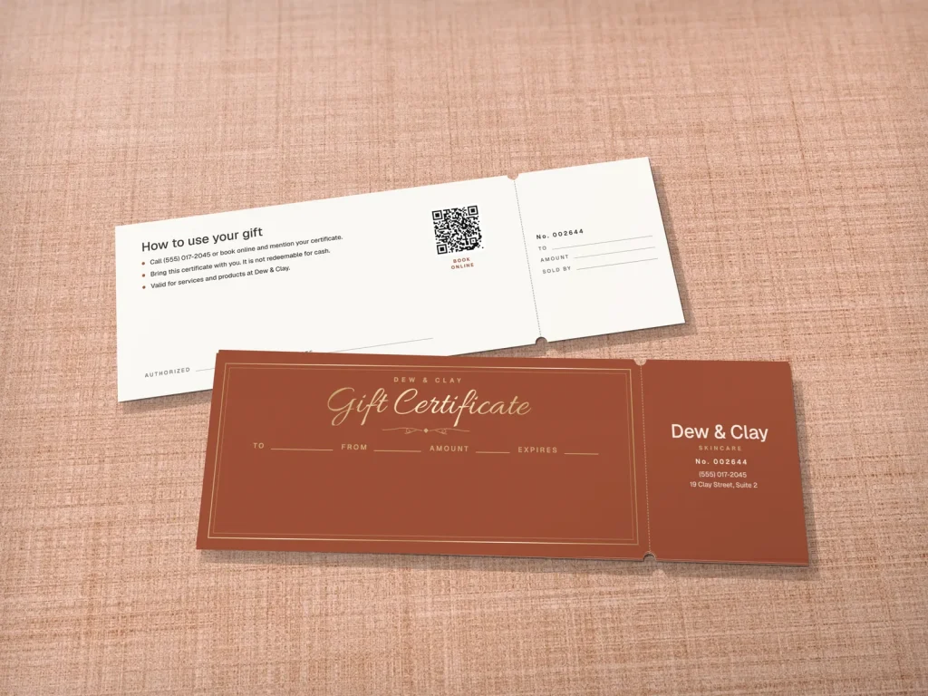 Mẫu gift certificate GC-12 cho cửa hàng: Dew & Clay, màu đất sét, khung viền đồng