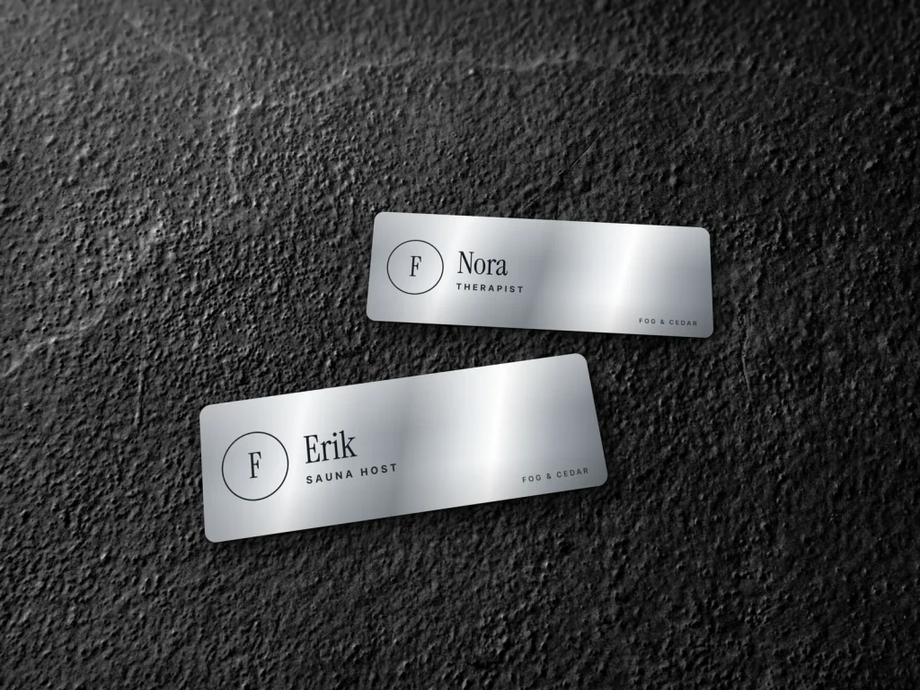 Mẫu name tag NT-17 cho spa: Fog & Cedar, nền bạc chữ đen