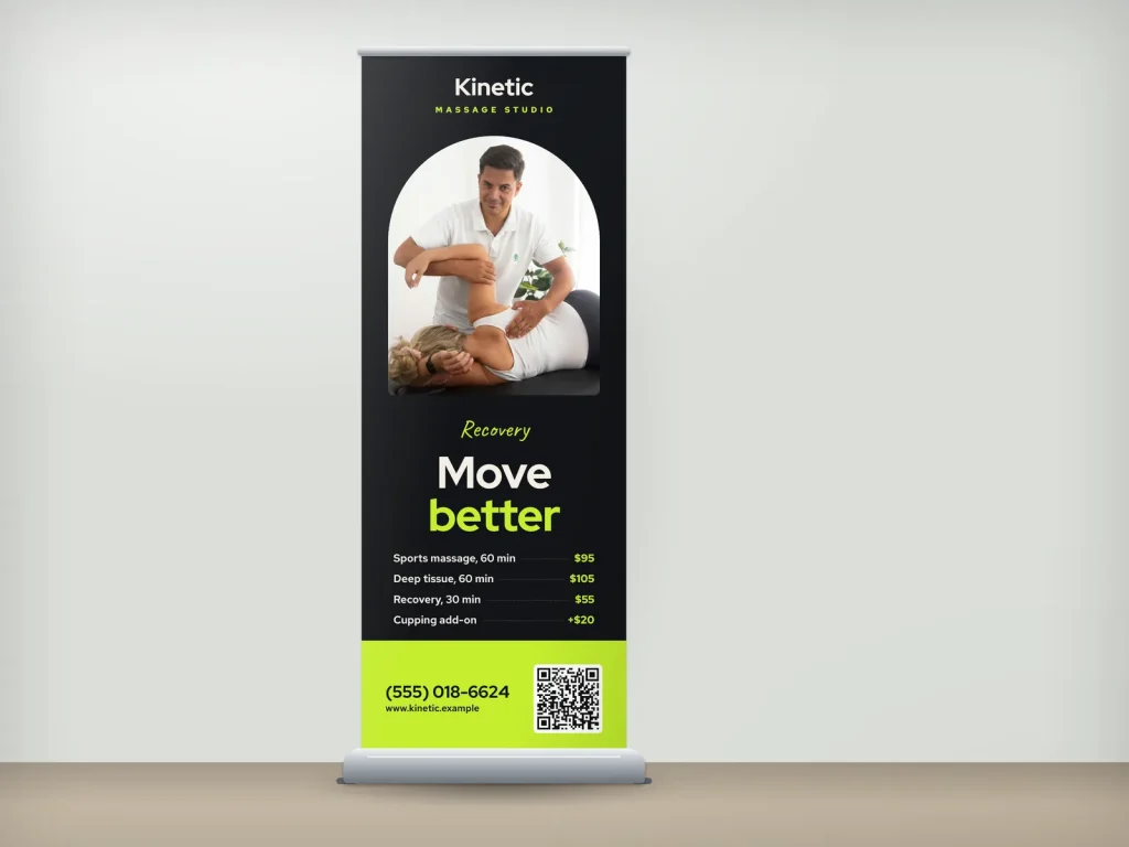Mẫu standee cuốn RU-09 cho spa: Kinetic, nền đen, ảnh kéo giãn cơ trong khung vòm, dải chân xanh chanh