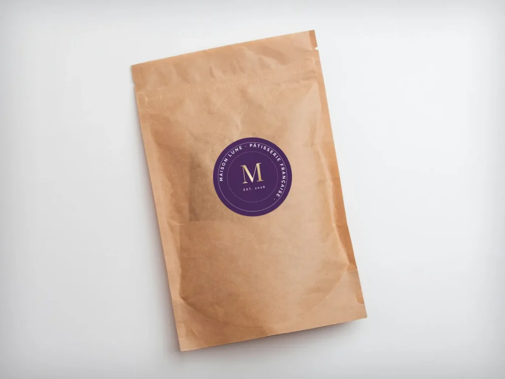 Mẫu sticker cuộn SK-10 cho tiệm bánh và café: Maison Lune, sticker tròn tím mận chữ vàng nhạt