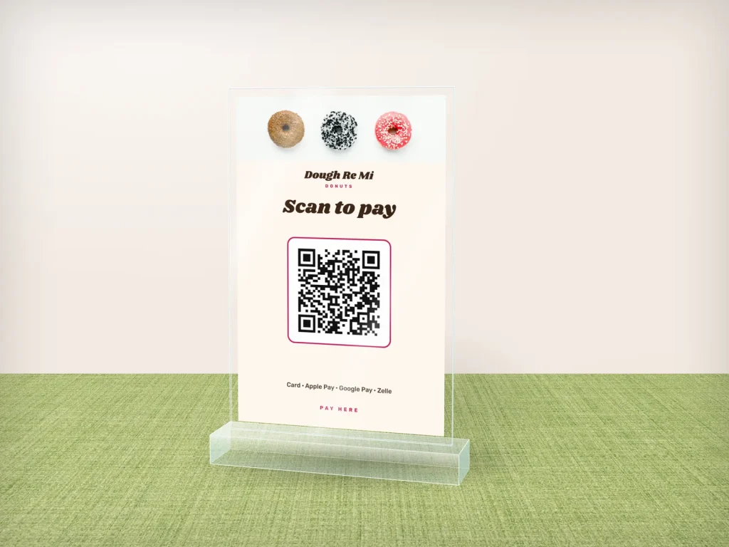 Mẫu standee mica để quầy SM-17 cho tiệm bánh và café: Dough Re Mi, ảnh chín chiếc donut, QR thanh toán
